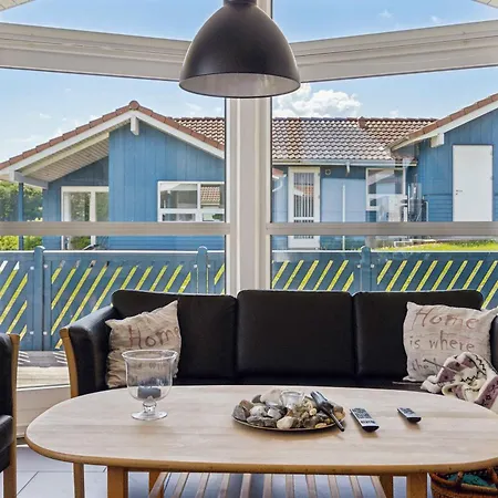 Dom wakacyjny Sea View And Calm In Lovely House For 10 Guests *
