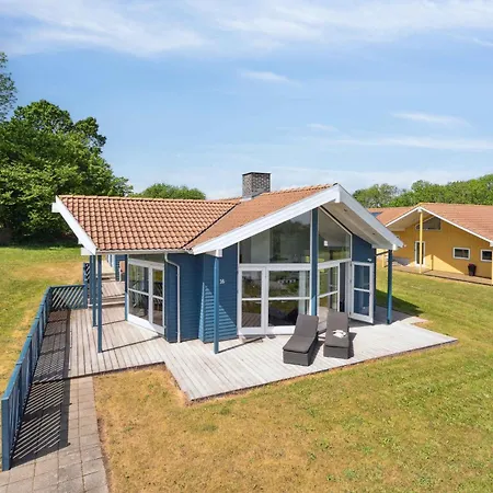 Dom wakacyjny Sea View And Calm In Lovely House For 10 Guests Augustenborg