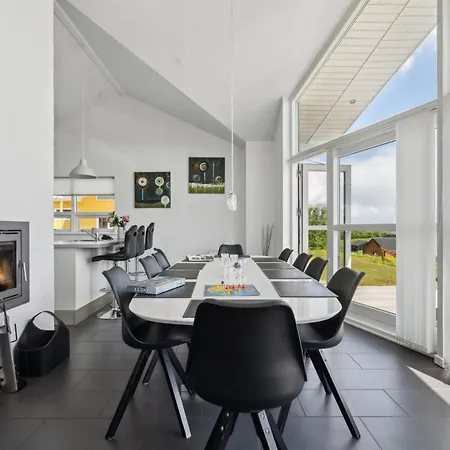 Sea View And Calm In Lovely House For 10 Guests Augustenborg