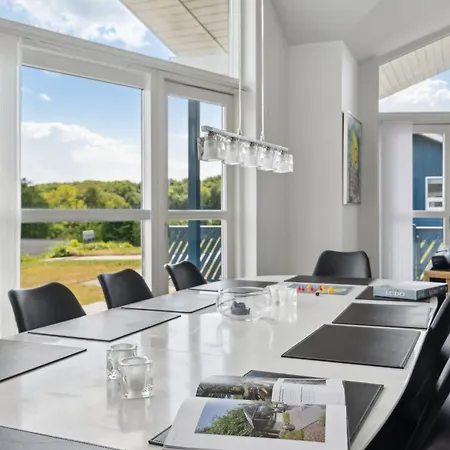 Feriehus Sea View And Calm In Lovely House For 10 Guests
