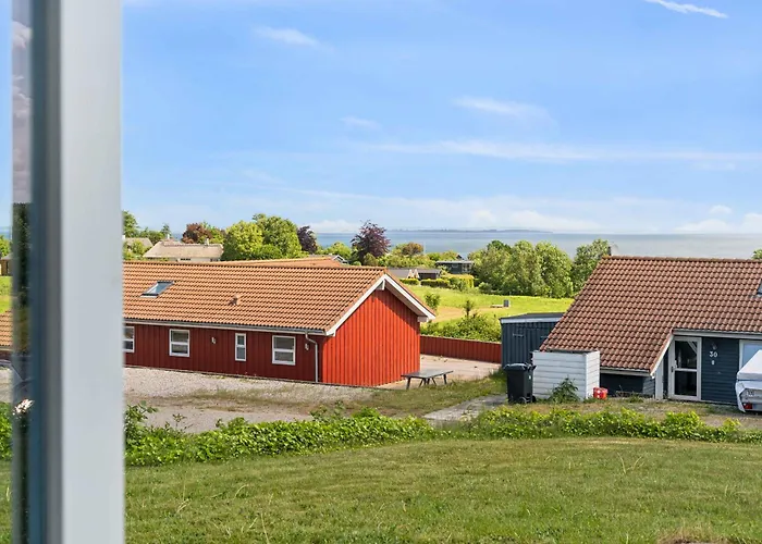 Dom wakacyjny Sea View And Calm In Lovely House For 10 Guests Augustenborg